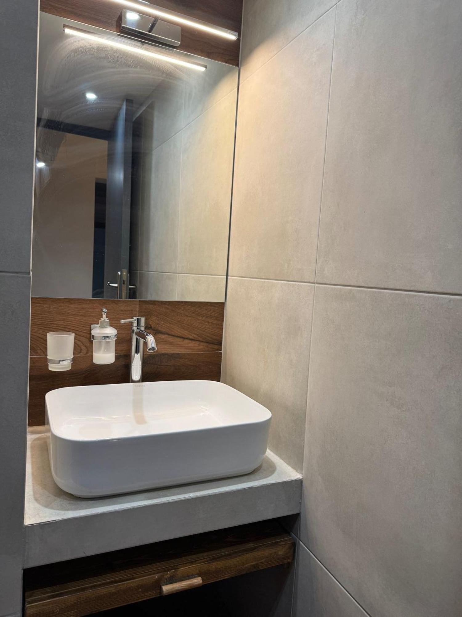 Haris 302 Apartment By Vpn Accomodation Atenas Exterior foto